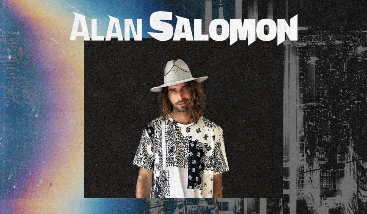 Alan Salomon posing in a picture with a cow boy hat