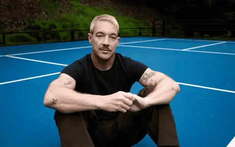 diplo sitting down